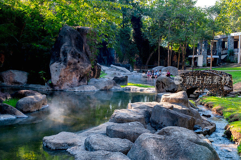 泰国清迈，方Doi Pha Hom Pok国家公园的温泉。